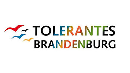 Schriftzug „Tolerantes Brandenburg“ mit bunten Vögeln Logo: Tolerantes Brandenburg